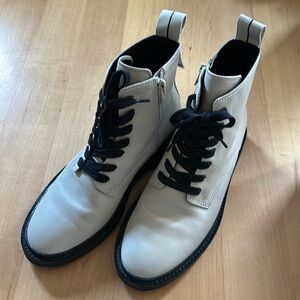 Via Spiga leather off white boots combat zipper